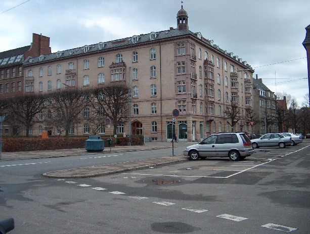  Hjørnet af Julius Thomsens plads og Sankt Markus Alle